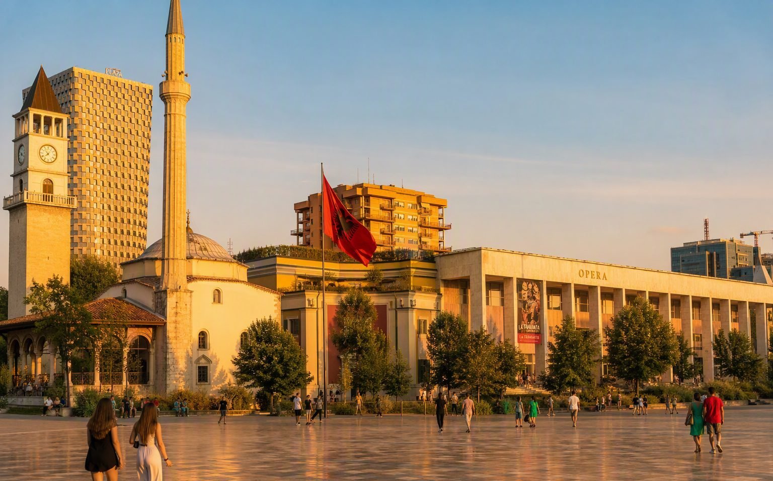Tirana vista dall'alto, destinazione dei pazienti che partono da Bari